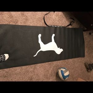 VICTORIA SECRET PINK LARGE YOGA MAT, BLACK